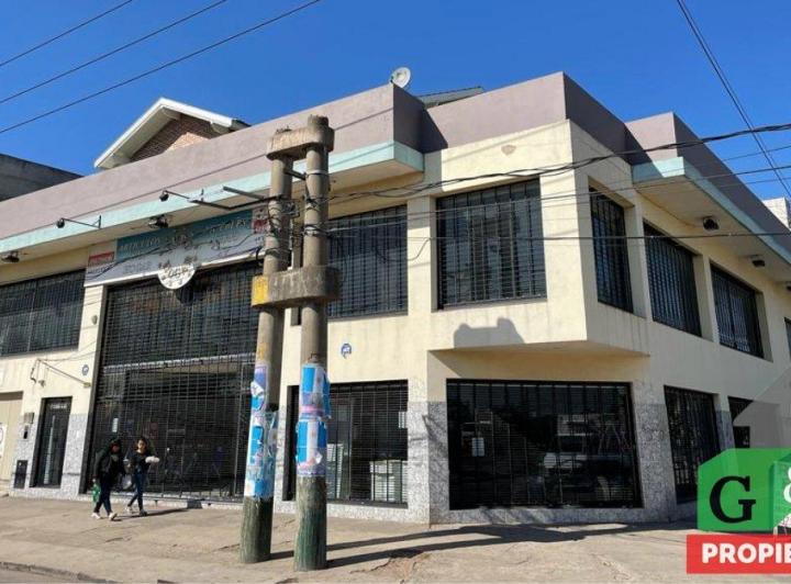 Local comercial · 660m²