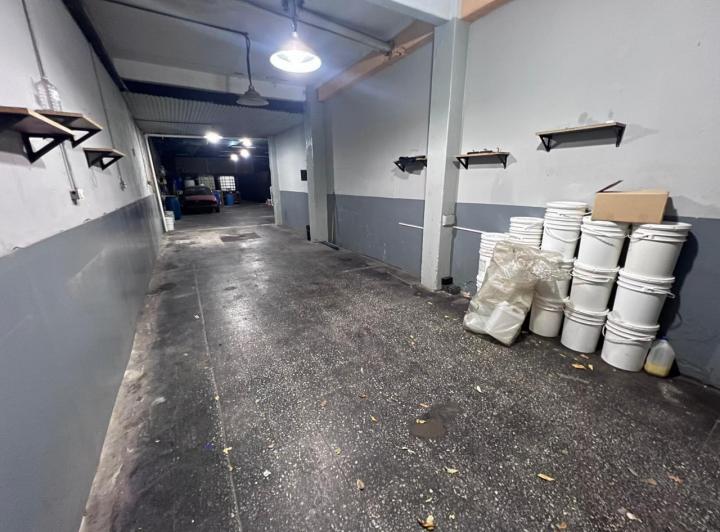 Local comercial · 200m²