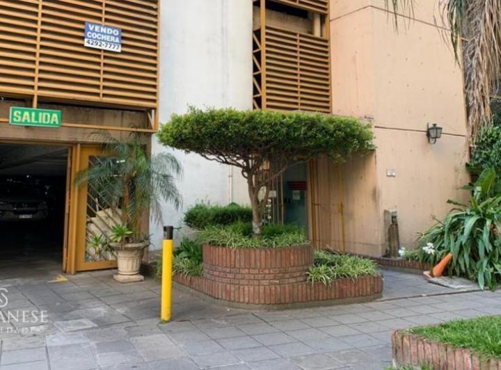 Garage · 1400m²