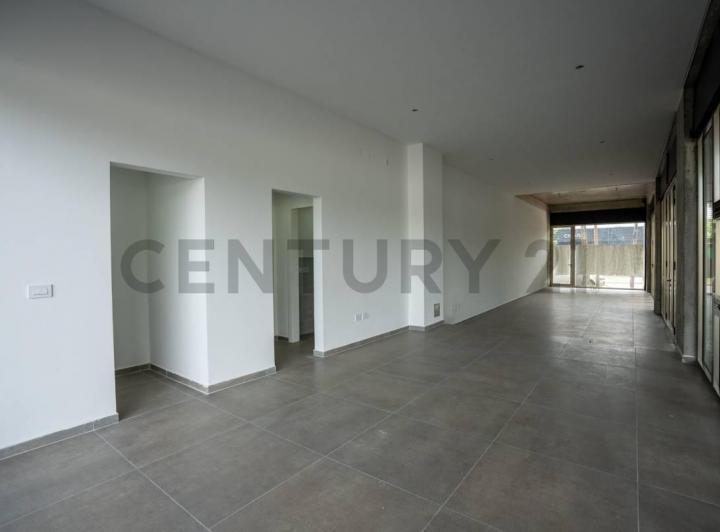 Oficina comercial · 90m² · 1 Cochera