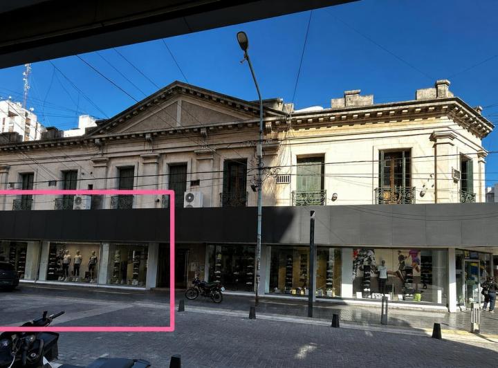 Local comercial · 208m² · 2 Ambientes