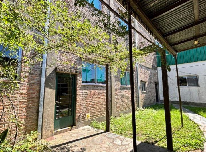 Bodega-Galpón · 811m² · 3 Ambientes