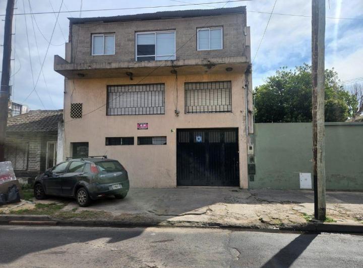 Bodega-Galpón · 464m² · 6 Ambientes · 1 Cochera