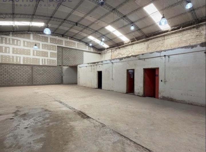 Local comercial · 500m² · 4 Ambientes · 4 Cocheras