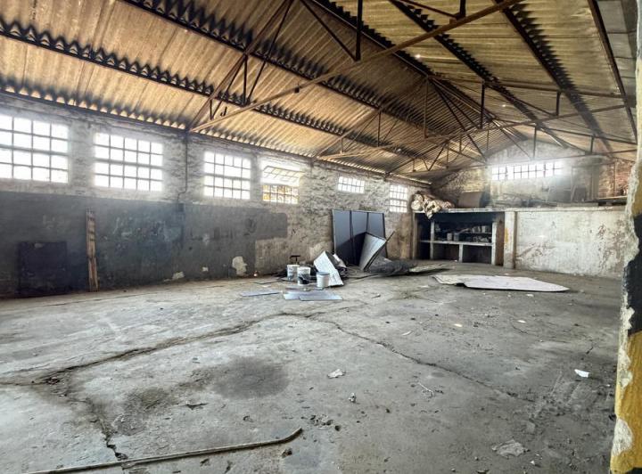 Bodega-Galpón · 1600m² · 2 Ambientes