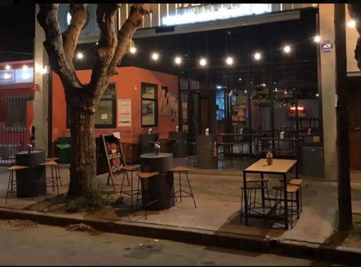 Local comercial · 180m² · 5 Ambientes