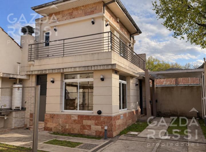 Casa · 1m² · 2 Ambientes · 1 Cochera