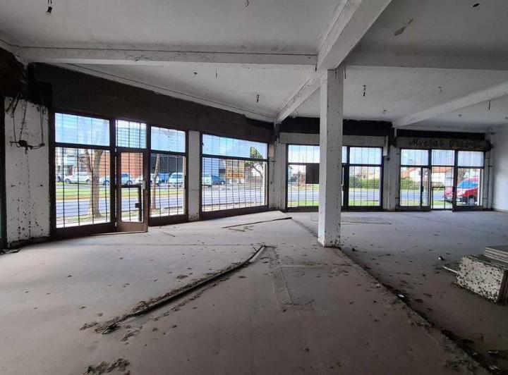 Local comercial · 450m²