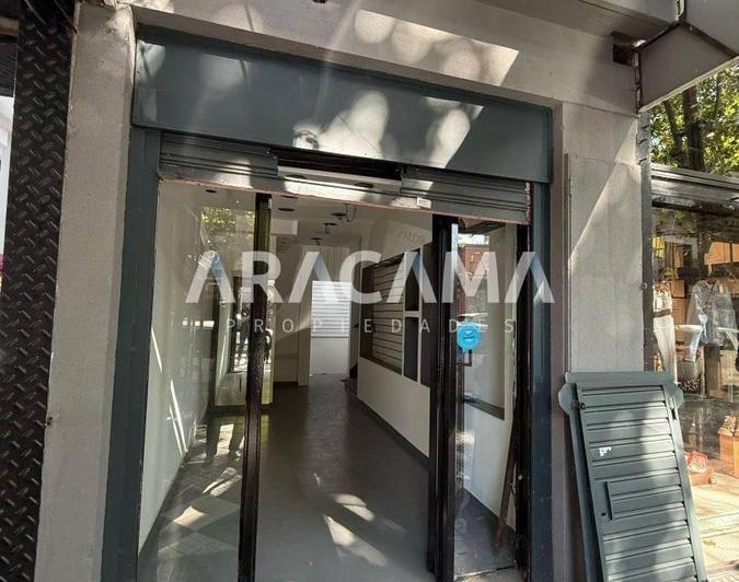Local comercial · 270m²