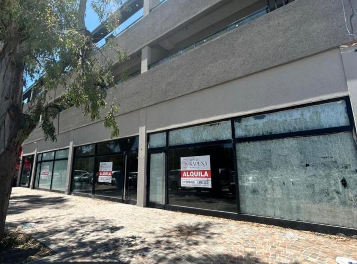 Local comercial · 140m² · 1 Ambiente