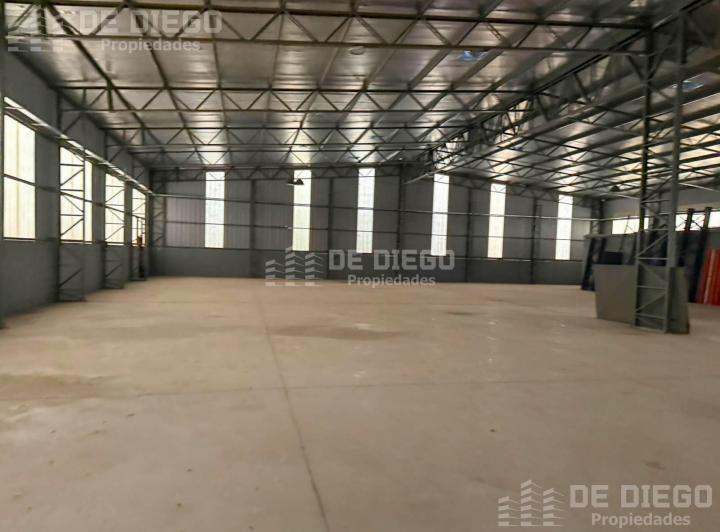 Bodega-Galpón · 1300m² · 4 Cocheras