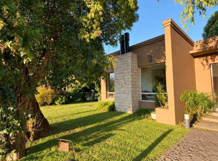 Casa · 280m² · 4 Ambientes · 1 Cochera