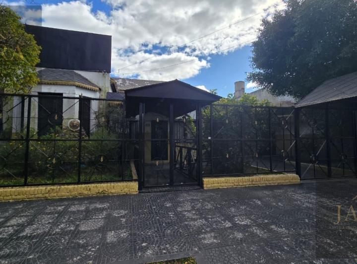 Local comercial · 1200m² · 20 Ambientes