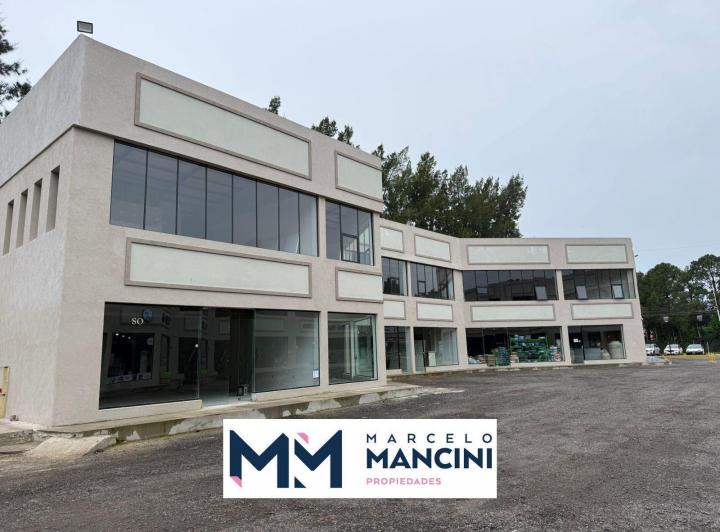 Oficina comercial · 128m² · 1 Ambiente · 1 Cochera