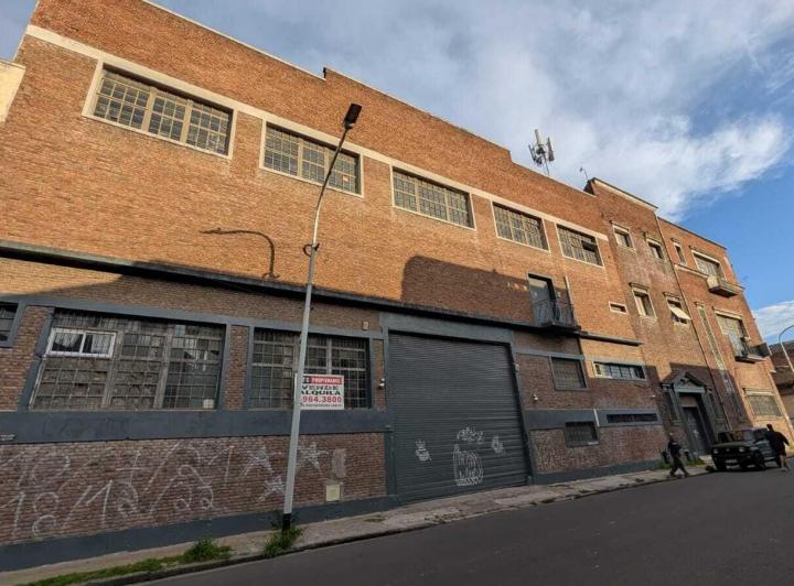 Depósito · 5700m²