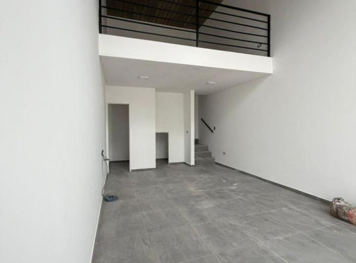 Local comercial · 49m² · 2 Ambientes