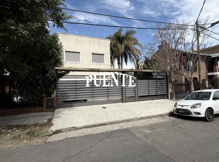 Casa · 476m² · 5 Ambientes · 4 Cocheras