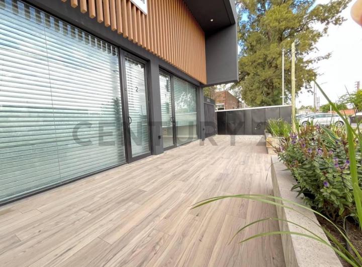 Local comercial · 140m² · 2 Ambientes · 2 Cocheras