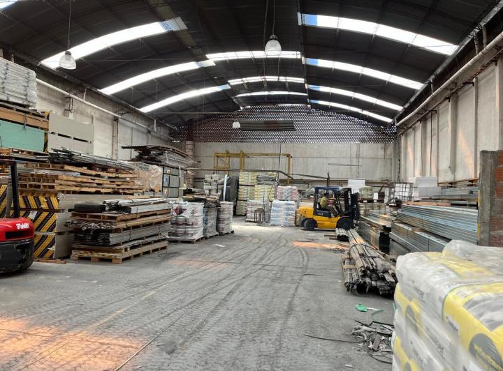 Depósito · 1000m²