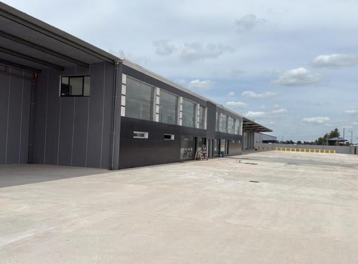 Depósito · 8500m² · 99 Cocheras