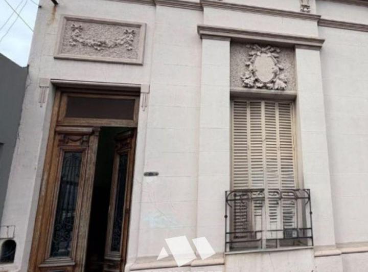 Local comercial · 1m² · 5 Ambientes · 1 Cochera