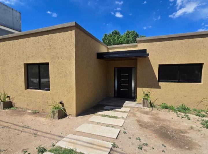 Casa · 115m² · 5 Ambientes · 1 Cochera
