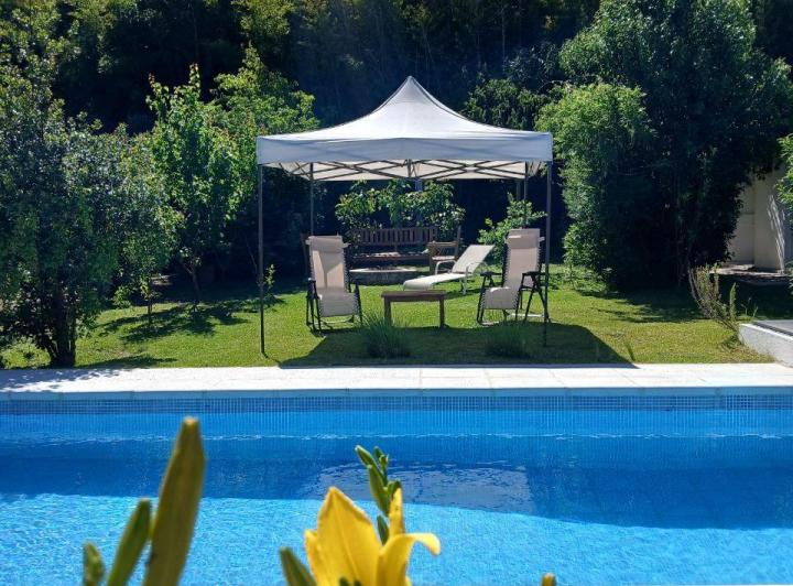 Casa · 190m² · 3 Dormitorios · 2 Cocheras