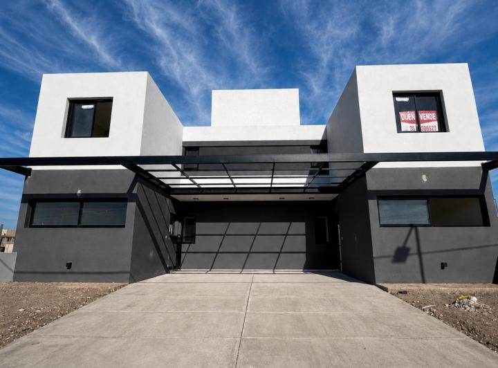Casa · 90m² · 4 Ambientes · 1 Cochera