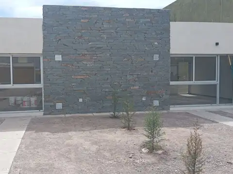Venta casa 2 dormitorios 90%avance b°privado maipú