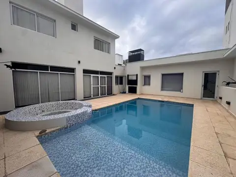 Casa en venta en barrio la yaya