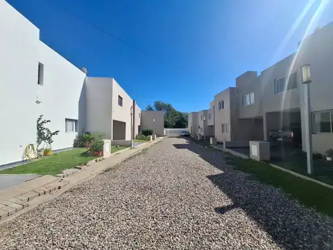Venta duplex 3 dorm housing los boulevares,cordoba