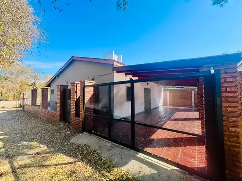 Venta casa sobre ruta e55 pileta 4 dormitorios