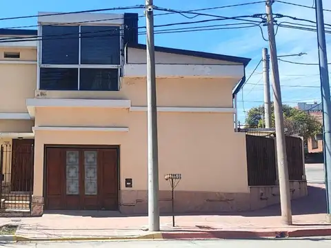 Casa en venta 4 dormitorios barrio maipú 2