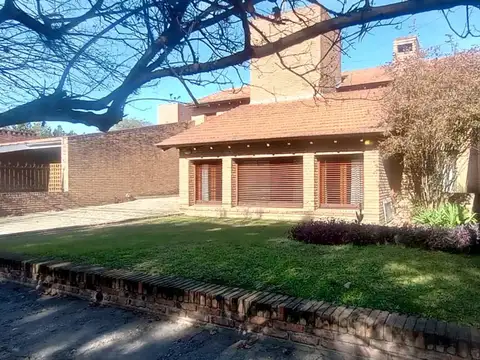 Venta casa 4 dormitorios en villa belgrano
