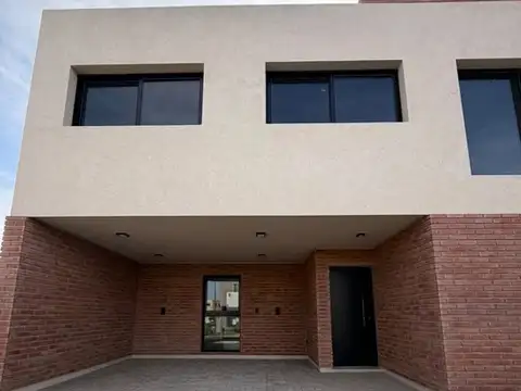 Dúplex en venta en solares de manantiales 3 dormitorios, losa radiante, jardín y terraza