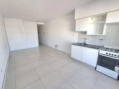 Monoambiente con balcón y cochera en planta baja ovidio lagos 426 rosario