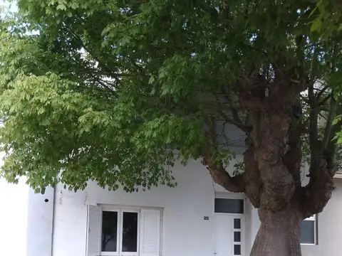 Venta casa 2 dormitorios zona centro humboldt