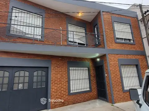 Venta | permuta - casa de 2 dormitorios con cochera y balcón - barrio alvear rosario.