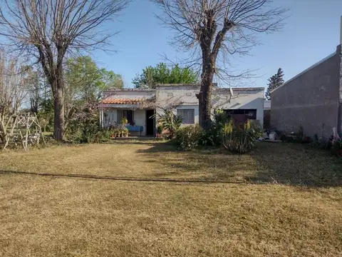 Venta casa a refaccionar amplio terreno - ruta 70