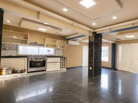 Venta casa al frente barrio las delicias.