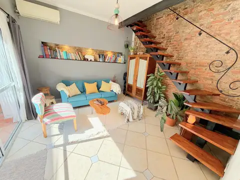 Venta casa duplex 2 dormitorios 2 baños comodin y patio seco