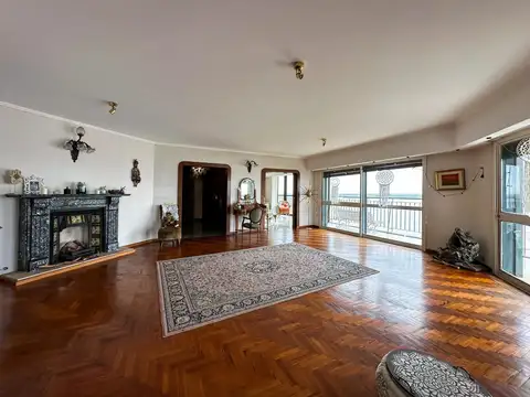 Departamento piso exclusivo con 5 dormitorios, vista al rio y cochera