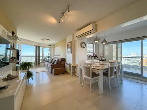 Venta departamento piso exclusivo de 2 dormitorios con vista al rio y amenities martin, rosario
