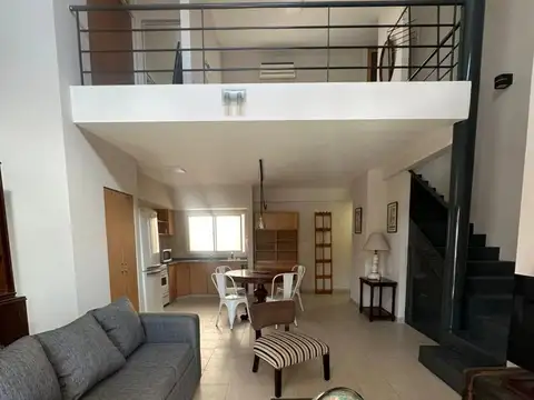 Alquiler temporario en monserrat. excelente dúplex con balcón aterrazado.