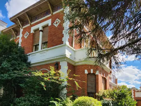 Hermosa casa a cm de plaza arenales