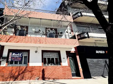3 ambientes pb al frente con patio
