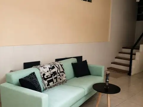 Ph en venta - 4 dormitorios 2 baños - 208mts - flores