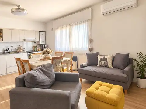 Ph en venta yerbal al 6000 - 4 amb 1° piso por escalera con balcón y patio - sin expensas u$s129.000