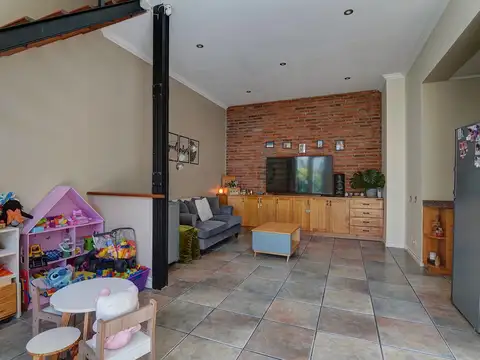 Ph en venta en villa devoto | sin expensas | jardín | muy luminoso