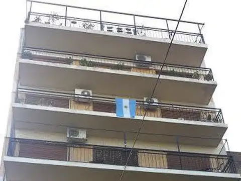 Monoambiente pequeño, muy luminoso